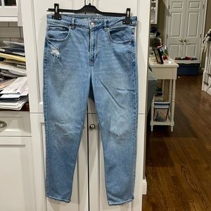 American Eagle womens stretch Mom Jean